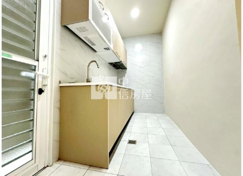 【新世紀】忠愛莊透天(全新整理)房屋室內格局與周邊環境