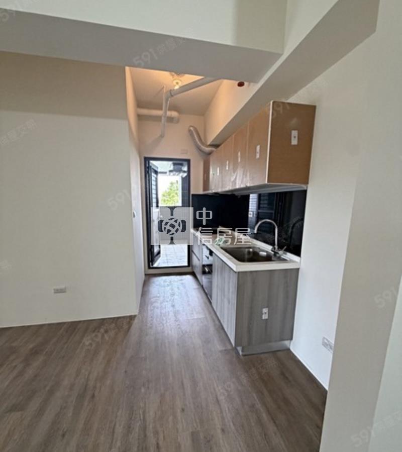 曇築7三房車房屋室內格局與周邊環境