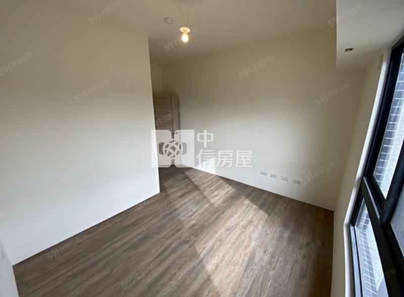 曇築7三房車房屋室內格局與周邊環境