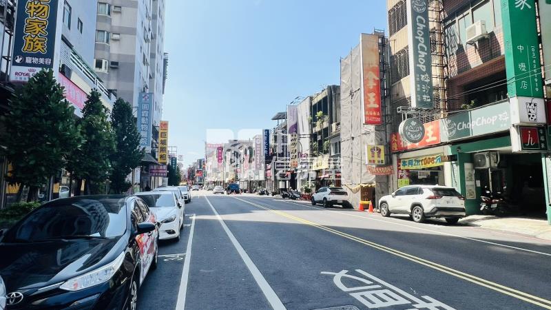 SOGO傳家金店面+平面車位房屋室內格局與周邊環境