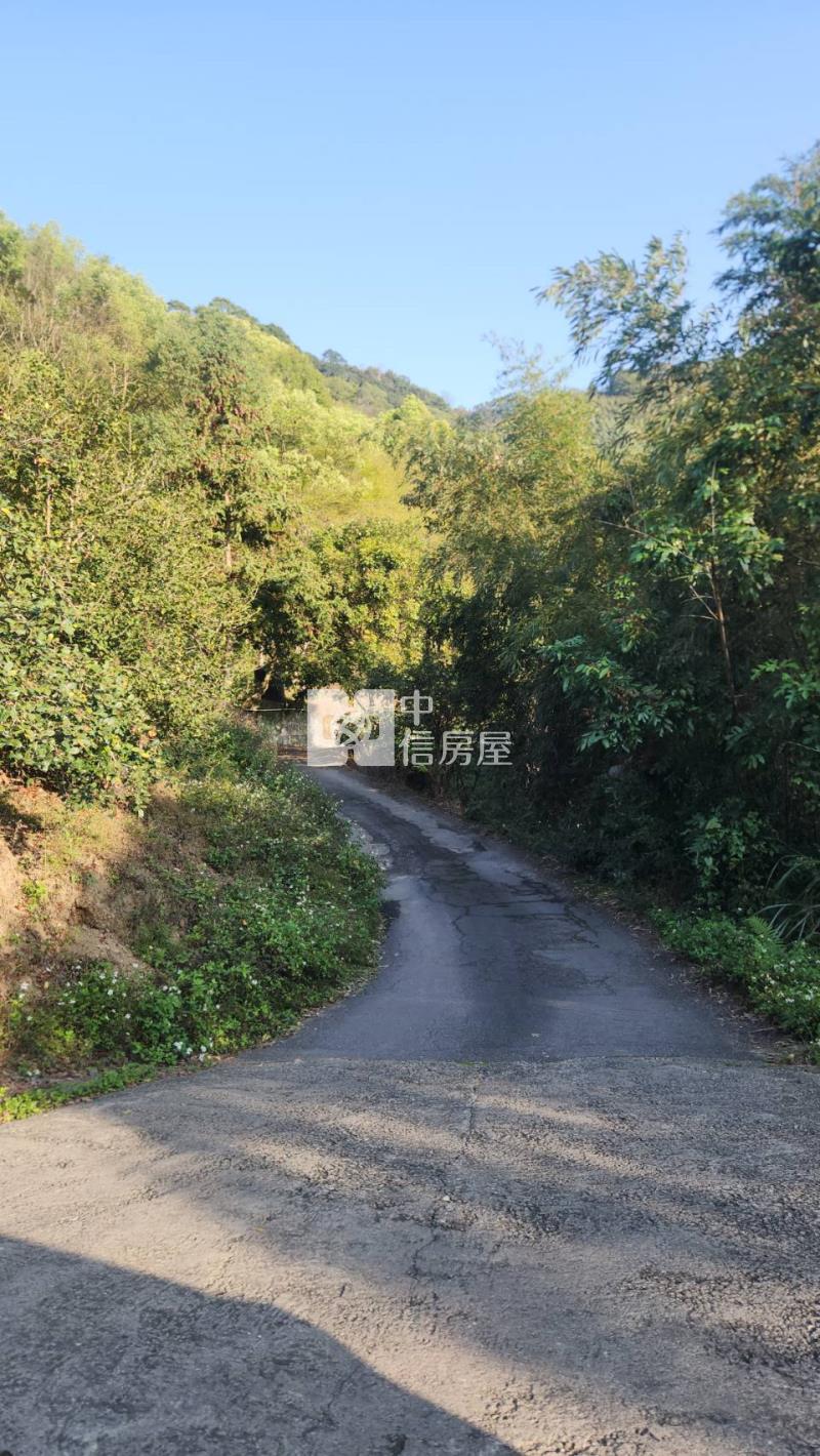 苗栗銅鑼鄉林地房屋室內格局與周邊環境