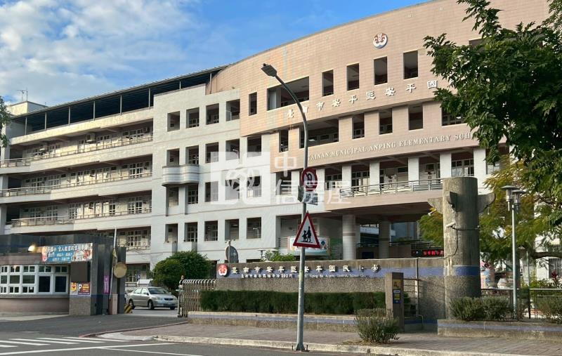 安平五期稀有樓店+車位房屋室內格局與周邊環境