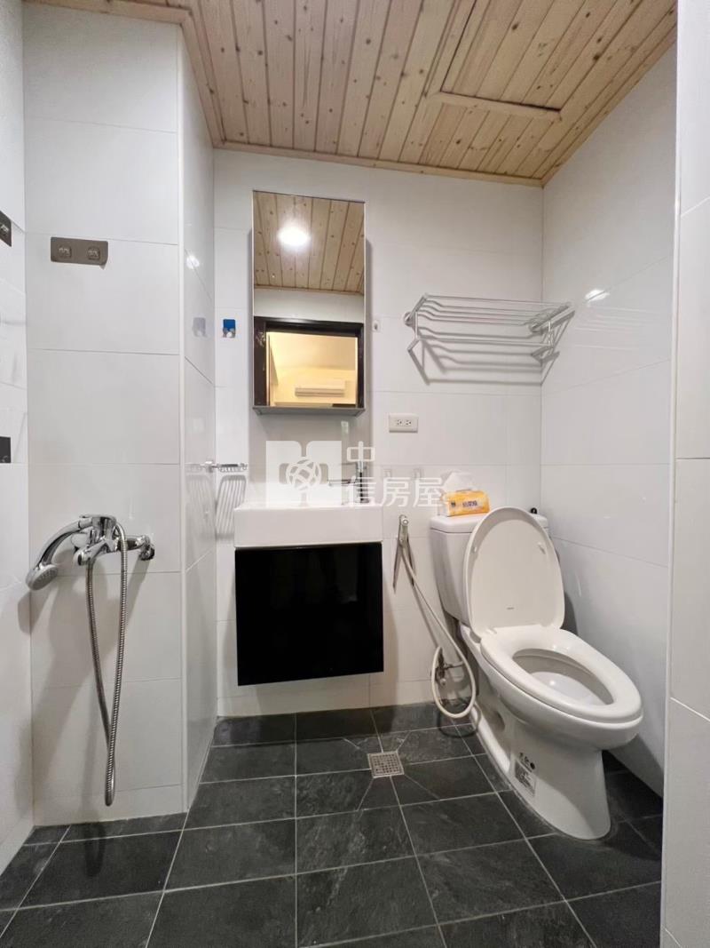 安平五期稀有樓店+車位房屋室內格局與周邊環境