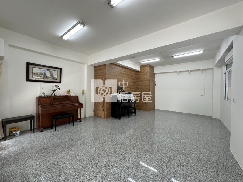 歸仁商圈1+2樓整新樓店房屋室內格局與周邊環境