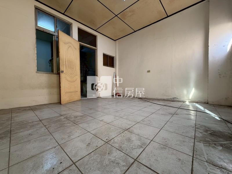 北安臨商60買尬大坪數店住透天房屋室內格局與周邊環境