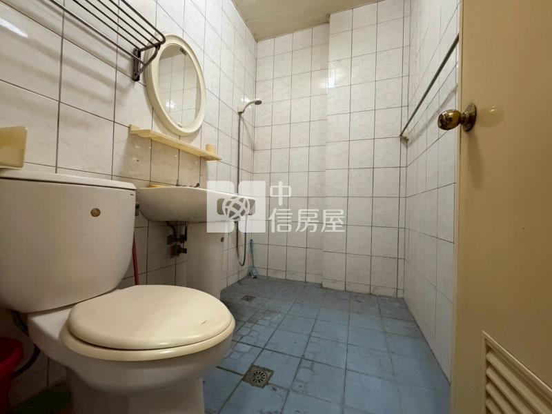 北安臨商60買尬大坪數店住透天房屋室內格局與周邊環境