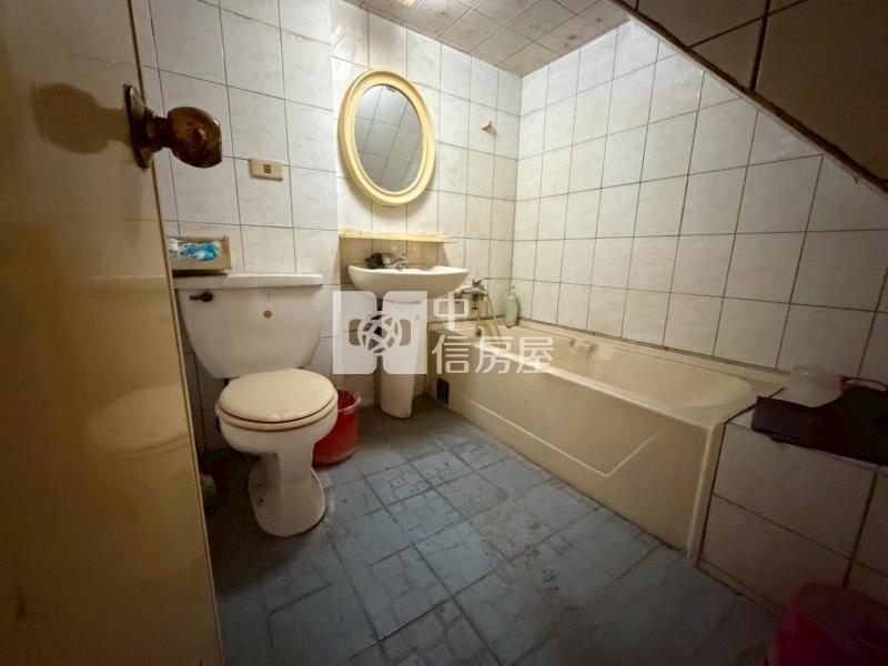 北安臨商60買尬大坪數店住透天房屋室內格局與周邊環境