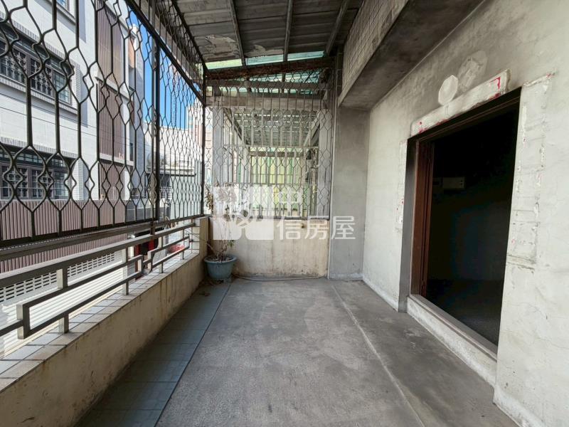 北安臨商60買尬大坪數店住透天房屋室內格局與周邊環境