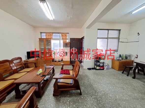 山仔頂大面寬透天房屋室內格局與周邊環境