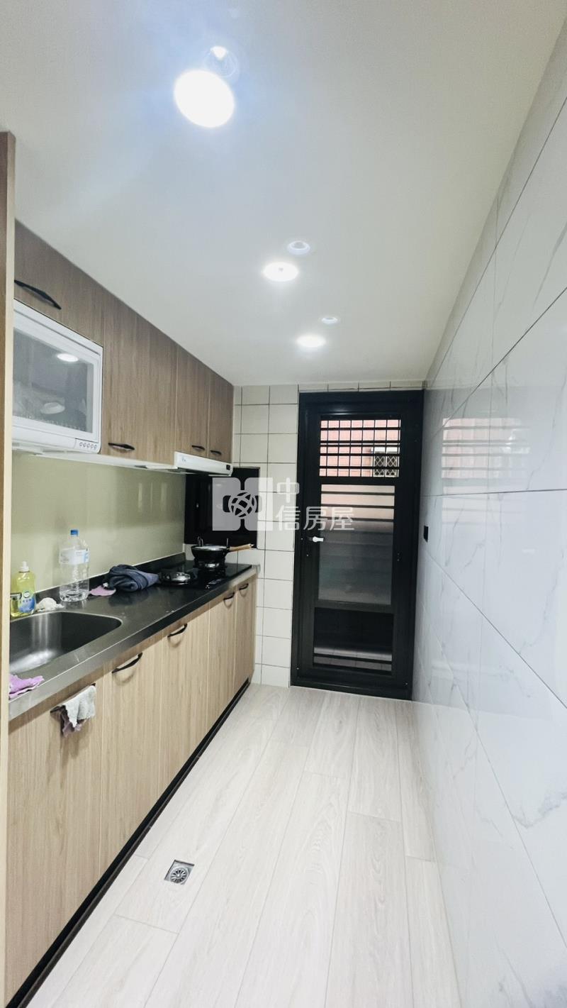 忠貞國小電梯 3 房房屋室內格局與周邊環境