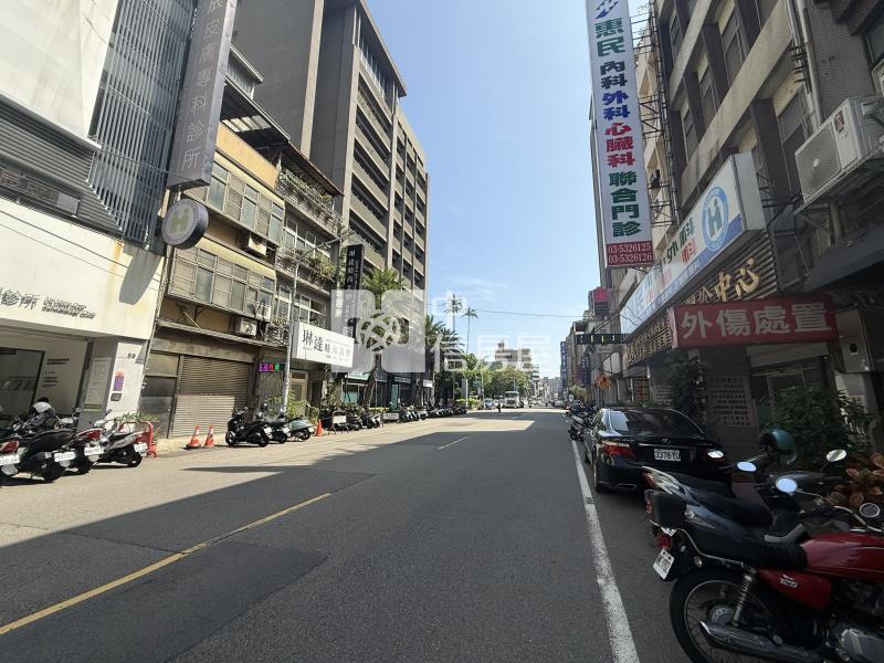 巨城民族店面房屋室內格局與周邊環境