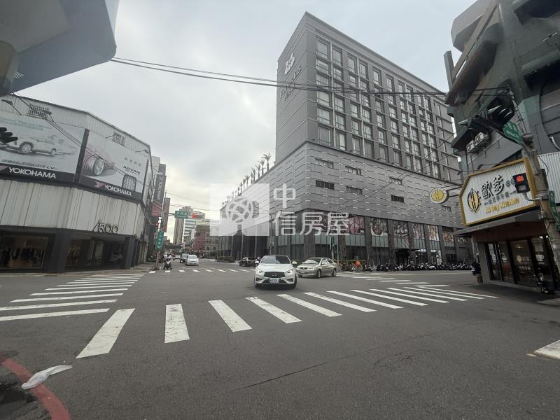 巨城民族店面房屋室內格局與周邊環境