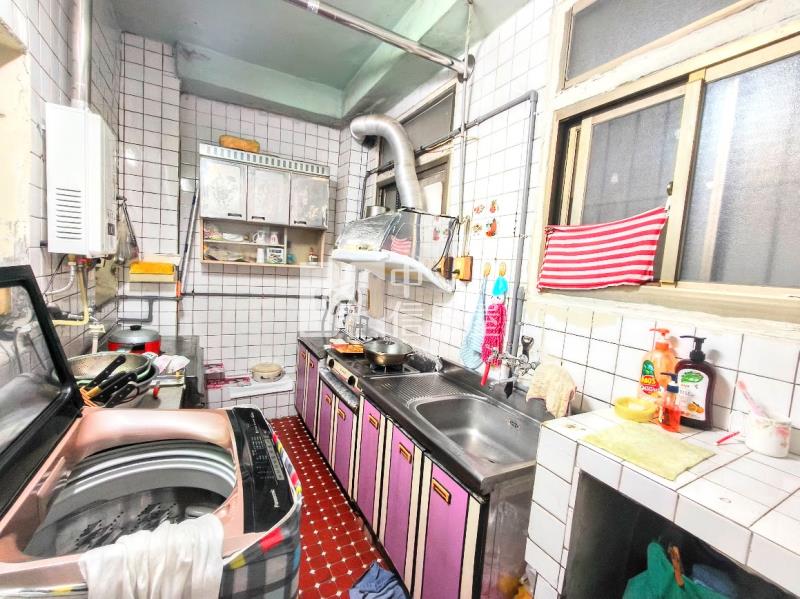 太平*803國軍醫*超便宜透天668萬*歡迎預約參觀房屋室內格局與周邊環境