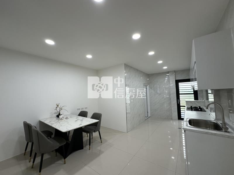 安南海中翻新車墅房屋室內格局與周邊環境