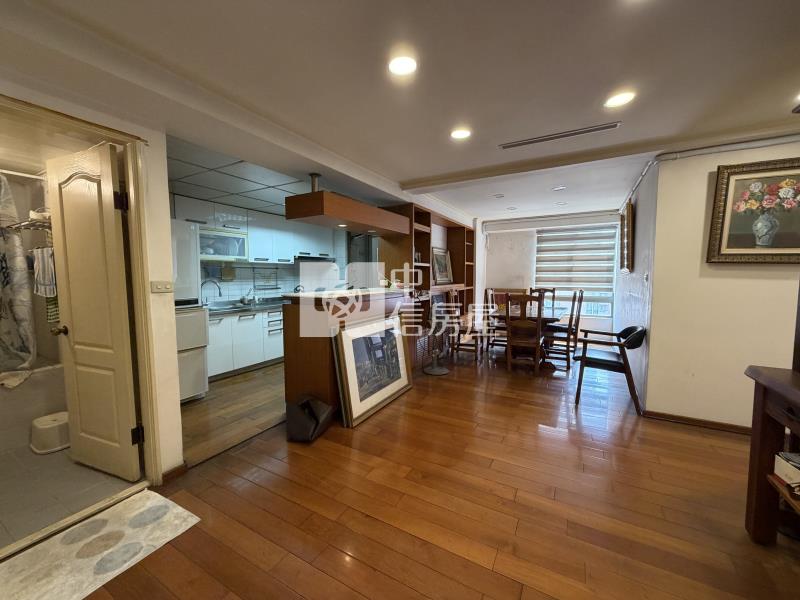 海德堡雲端大露台景觀四房平車房屋室內格局與周邊環境