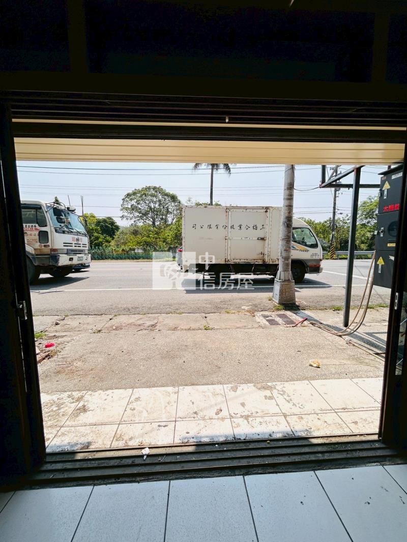 林內國道三店面房屋室內格局與周邊環境