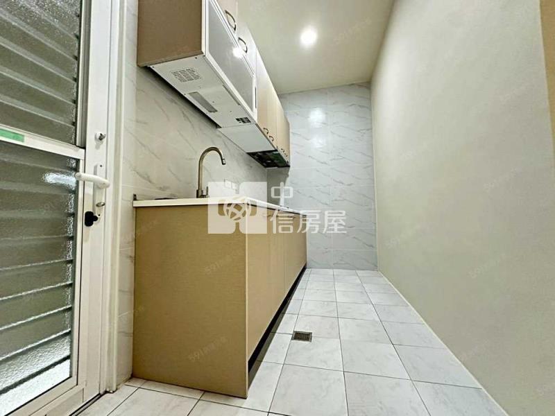 崙坪一路 整新透天房屋室內格局與周邊環境