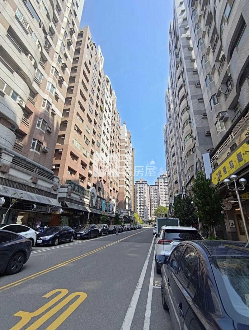 SOGO傳家金店面+車位房屋室內格局與周邊環境