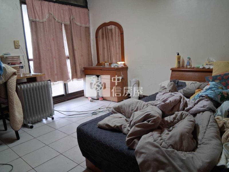 平鎮全聯旁前院停車別墅房屋室內格局與周邊環境