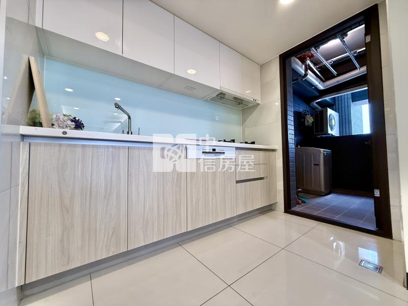 馬卡龍公園面市景無限視野雙衛開窗次頂樓3房雙平車房屋室內格局與周邊環境