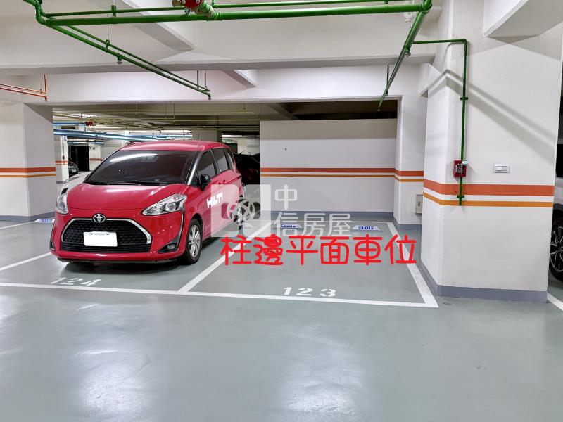 馬卡龍公園面市景無限視野雙衛開窗次頂樓3房雙平車房屋室內格局與周邊環境