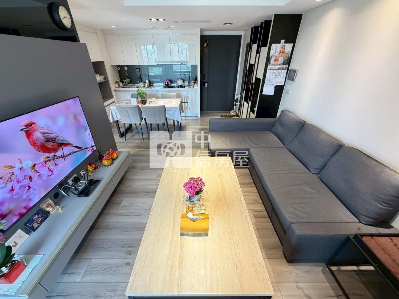 高工商圈次頂樓大兩房平車精裝美屋房屋室內格局與周邊環境