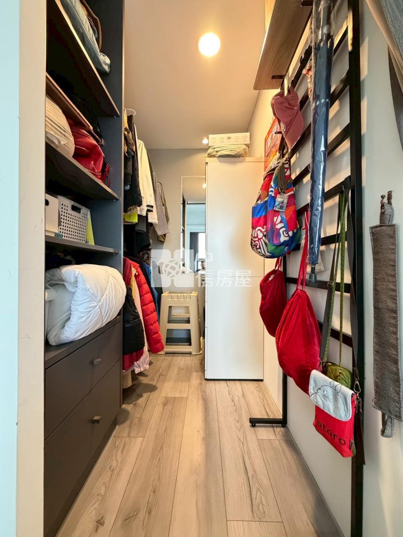 高工商圈次頂樓大兩房平車精裝美屋房屋室內格局與周邊環境