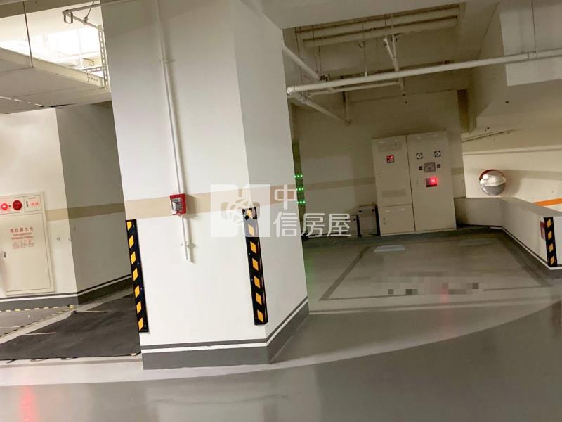 十五期新市政｜輕屋齡北歐風三房露台戶+B1平車房屋室內格局與周邊環境