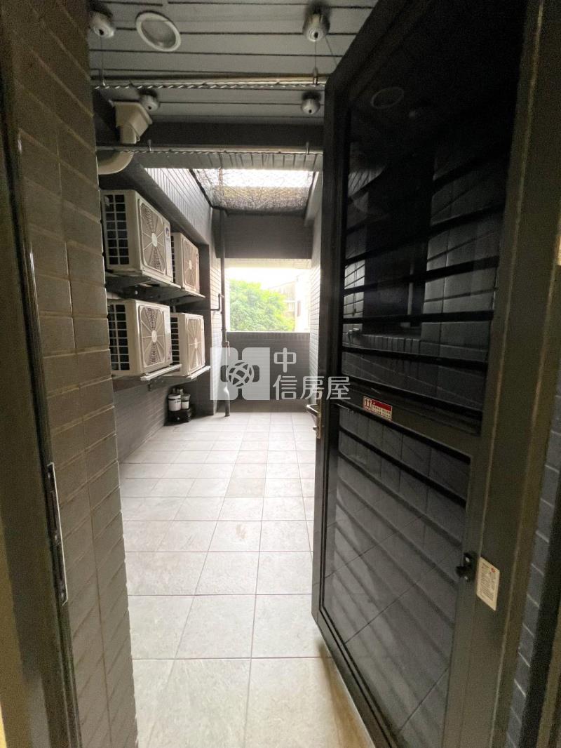 十五期新市政｜輕屋齡北歐風三房露台戶+B1平車房屋室內格局與周邊環境