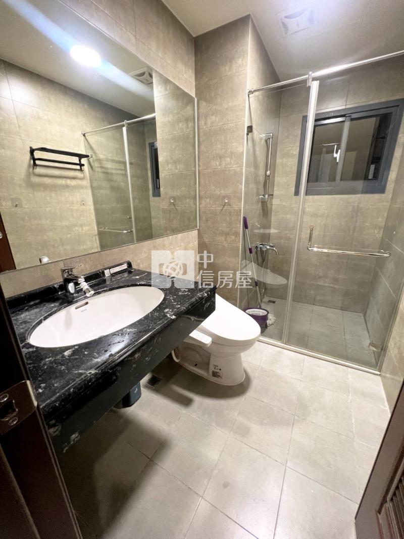 十五期新市政｜輕屋齡北歐風三房露台戶+B1平車房屋室內格局與周邊環境