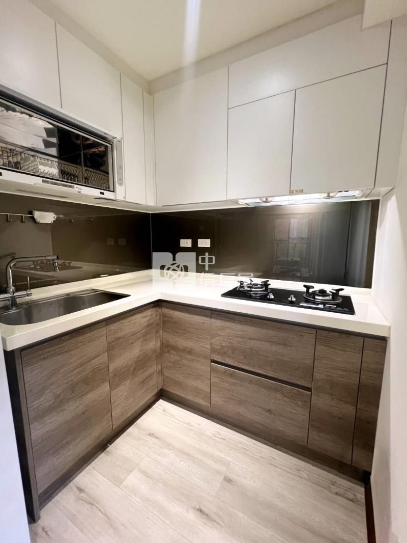 十五期新市政｜輕屋齡北歐風三房露台戶+B1平車房屋室內格局與周邊環境