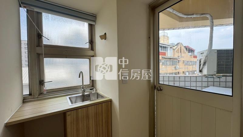北區重新整理電梯7+8樓x9單位收租華廈房屋室內格局與周邊環境