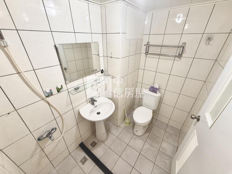 十甲商圈 ｜精美大肆房+車位房屋室內格局與周邊環境