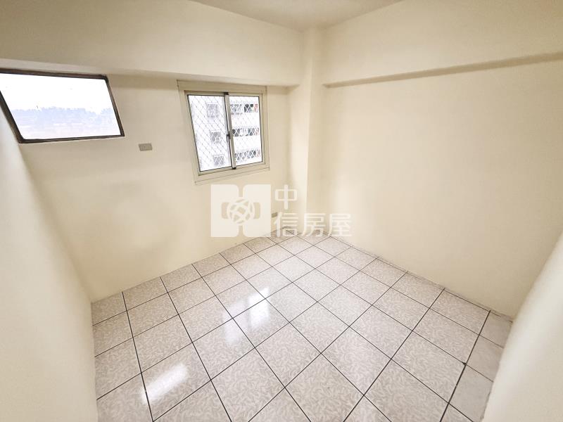 十甲商圈 ｜精美大肆房+車位房屋室內格局與周邊環境