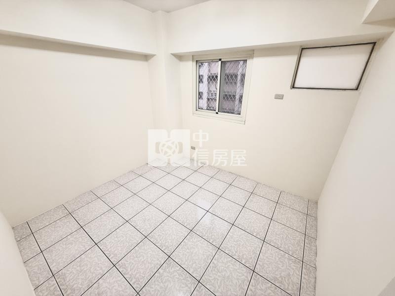 十甲商圈 ｜精美大肆房+車位房屋室內格局與周邊環境