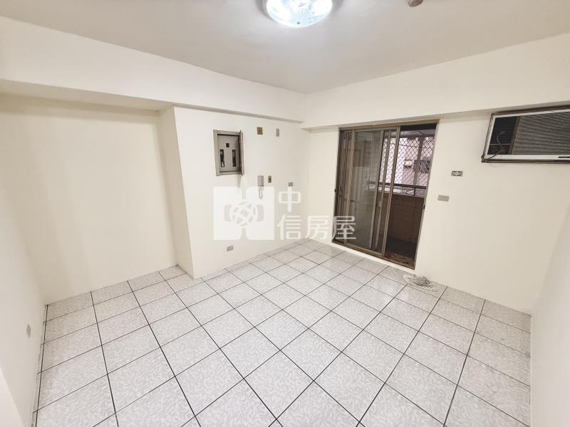 十甲商圈 ｜精美大肆房+車位房屋室內格局與周邊環境