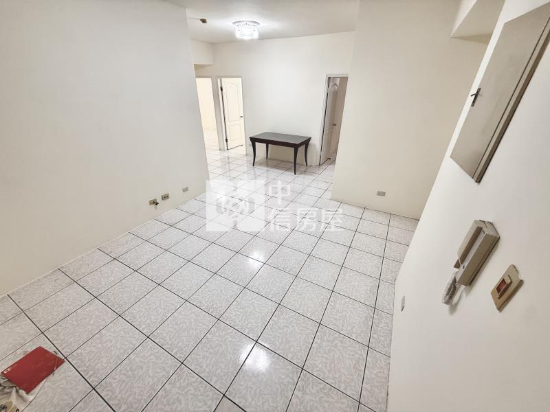 十甲商圈 ｜精美大肆房+車位房屋室內格局與周邊環境