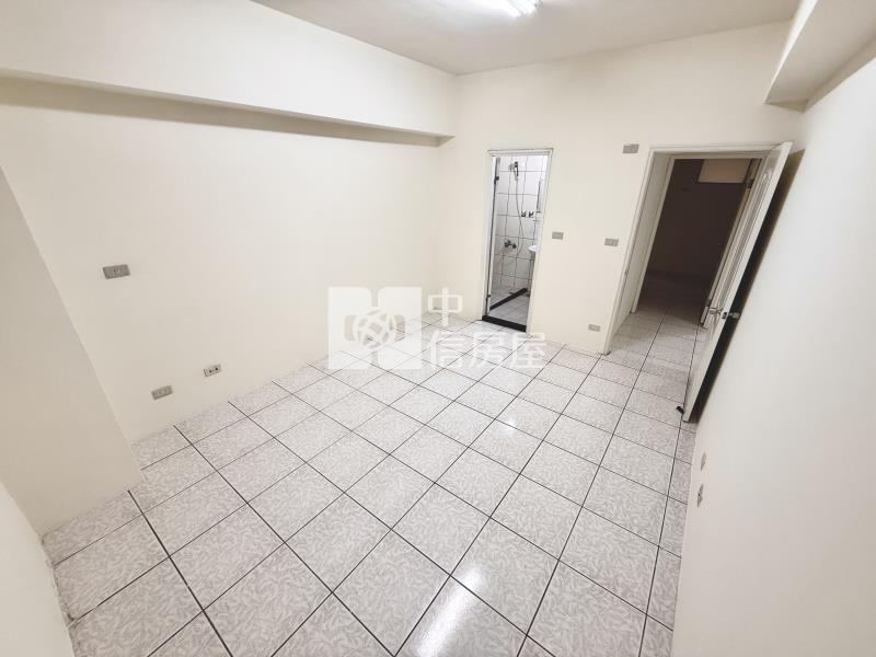 十甲商圈 ｜精美大肆房+車位房屋室內格局與周邊環境