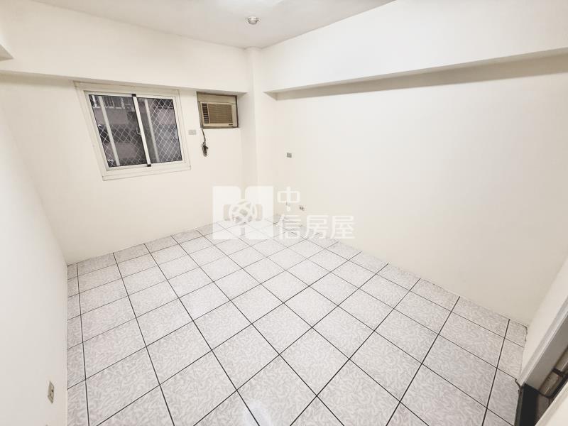 十甲商圈 ｜精美大肆房+車位房屋室內格局與周邊環境