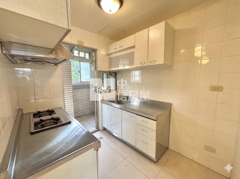 暖暖羅傑名人巷文青兩房房屋室內格局與周邊環境