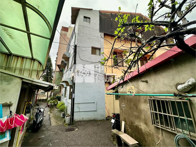 火車站商二大地坪透天房屋室內格局與周邊環境