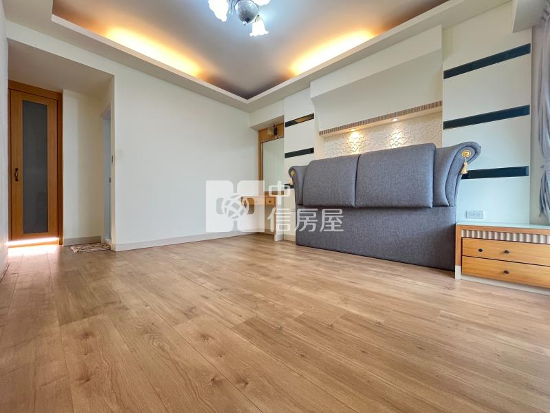 近鳳山體育館美美大四房房屋室內格局與周邊環境