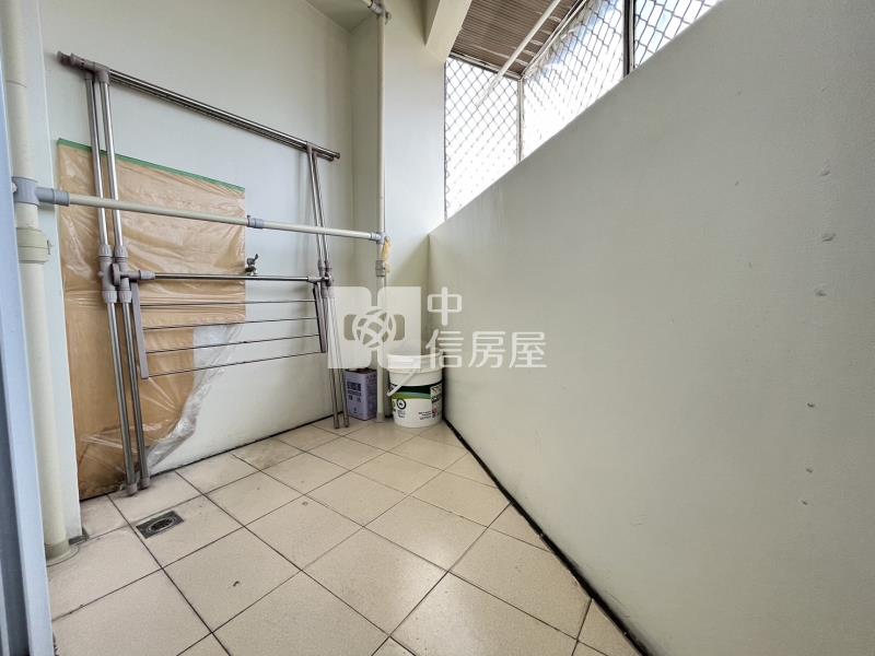 近鳳山體育館美美大四房房屋室內格局與周邊環境