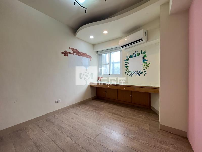 近鳳山體育館美美大四房房屋室內格局與周邊環境