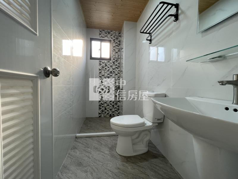 三多光華翻新大面寬美透天房屋室內格局與周邊環境