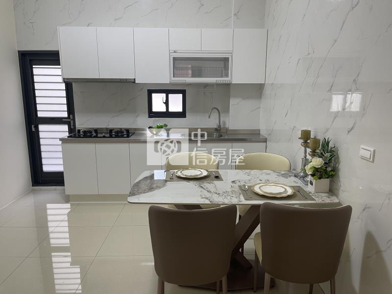 三多光華翻新大面寬美透天房屋室內格局與周邊環境