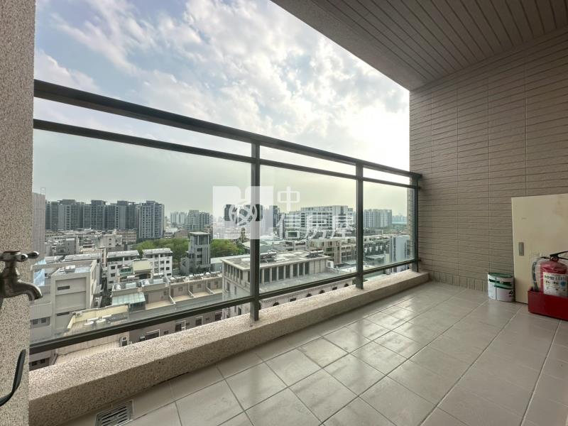 大城六月微風朝南次頂樓三房平車視野戶房屋室內格局與周邊環境