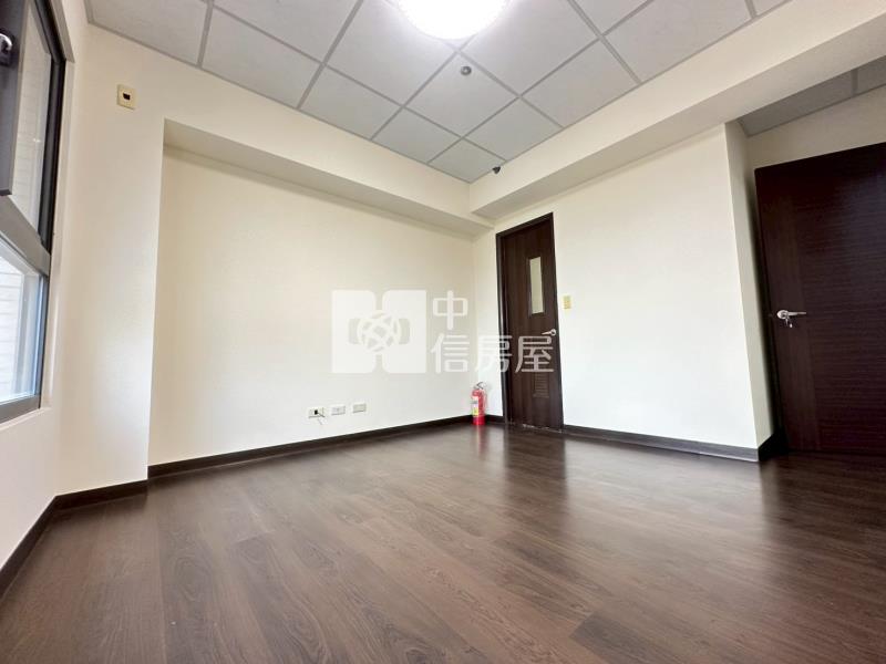 大城六月微風朝南次頂樓三房平車視野戶房屋室內格局與周邊環境