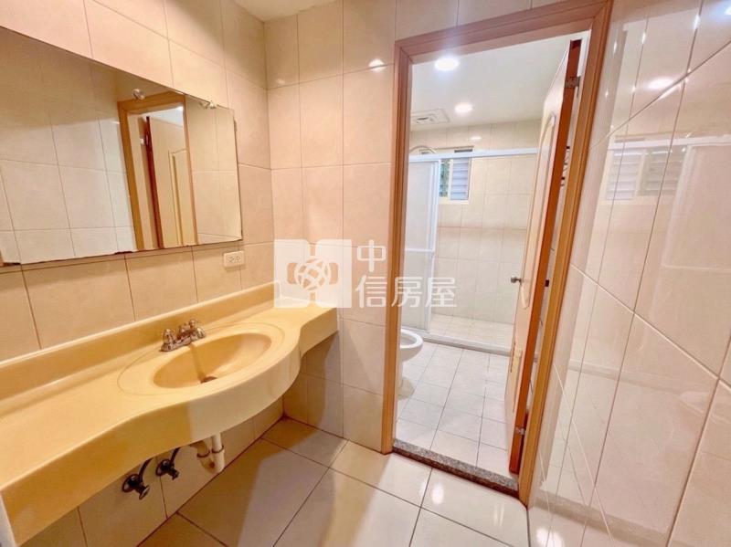 深美透天鄰路雙車庫店住房屋室內格局與周邊環境