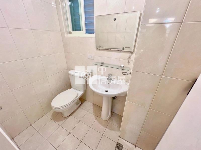 深美透天鄰路雙車庫店住房屋室內格局與周邊環境